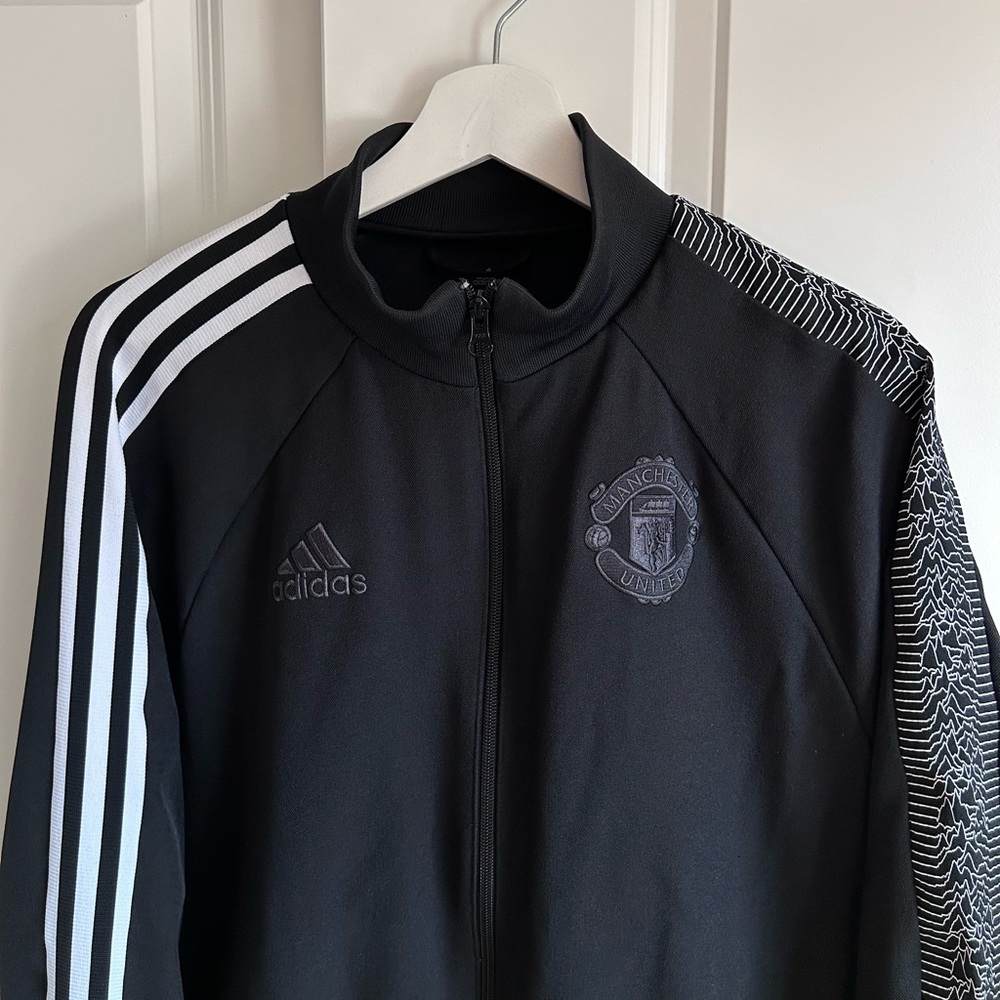 Adidas Manchester United  Size L